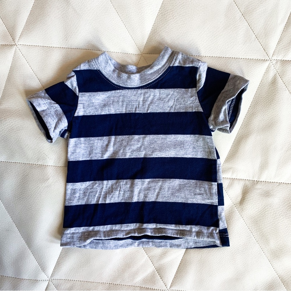 Carters • T-Shirt